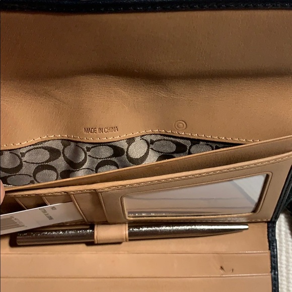 NEW Coach Long Flap Leather Wallet - Picture 8 of 8